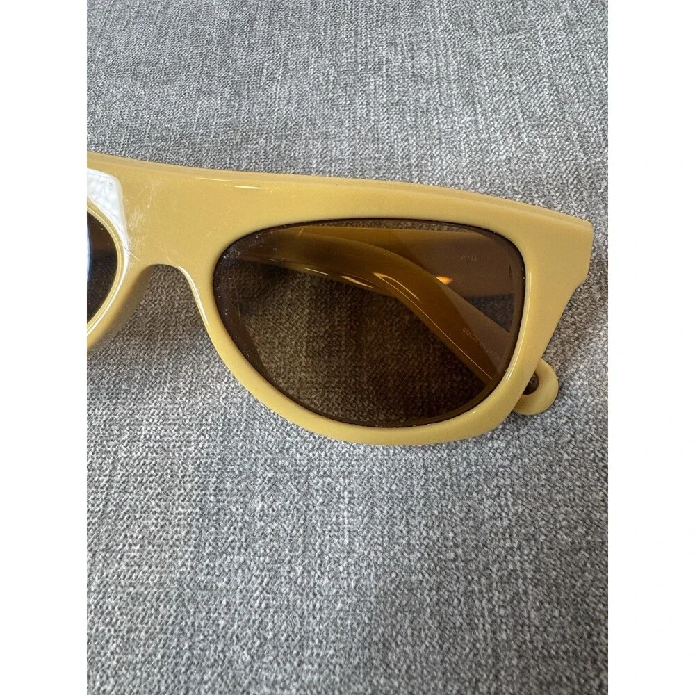 Jacquemus Pina JAC58S Milky Amber Yellow Sunglasses Brown Gradient Lens 55mm